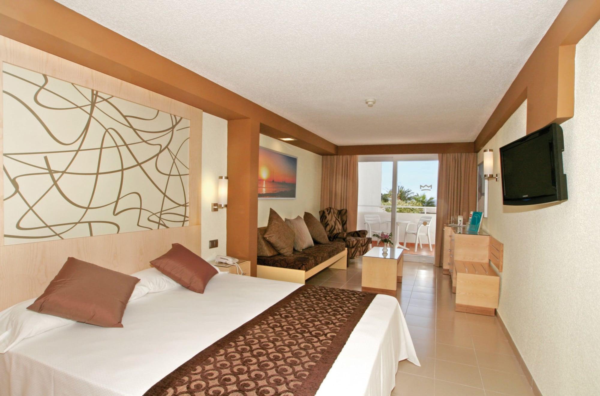 Riu La Mola Hotel Playa Migjorn Exterior foto